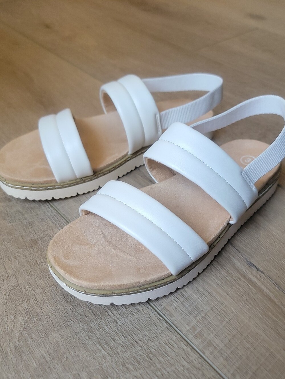 Cat & Jack Kids Kailan White Faux Leather Platform Sandals Size 3 Minimalist